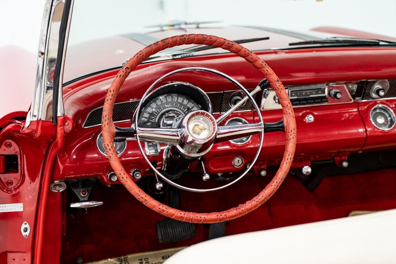 Pontiac Starchief **PRIX EN USD** Beautifully presented from former restoration 1955 Blanc Montréal - photo #61