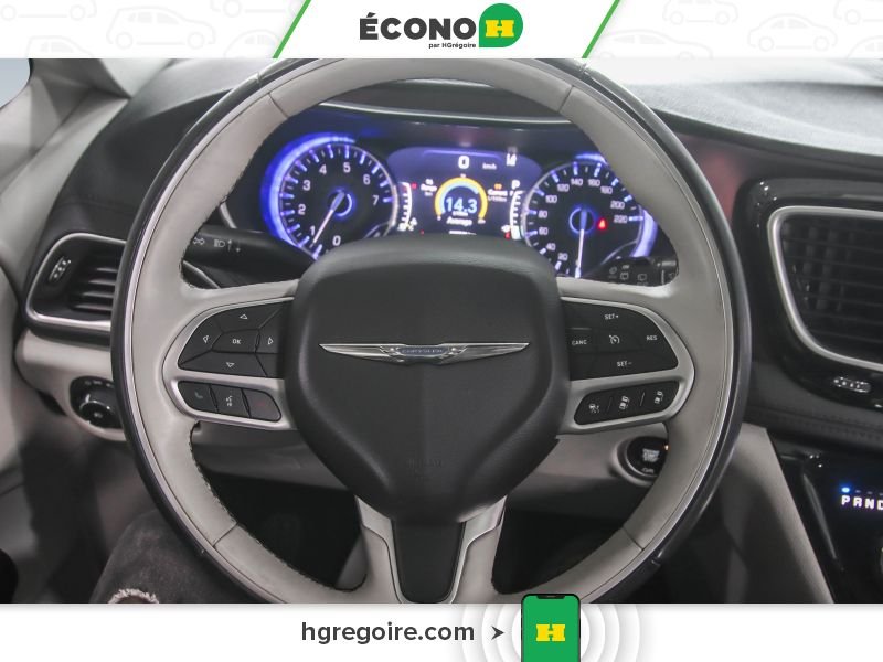 Chrysler Pacifica 2018 Argent Saint-Eustache - photo #13