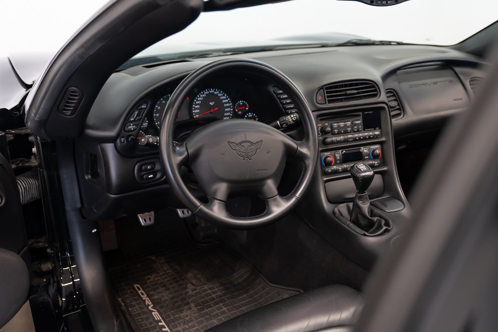 2002 Chevrolet Corvette Black Montreal - photo #17