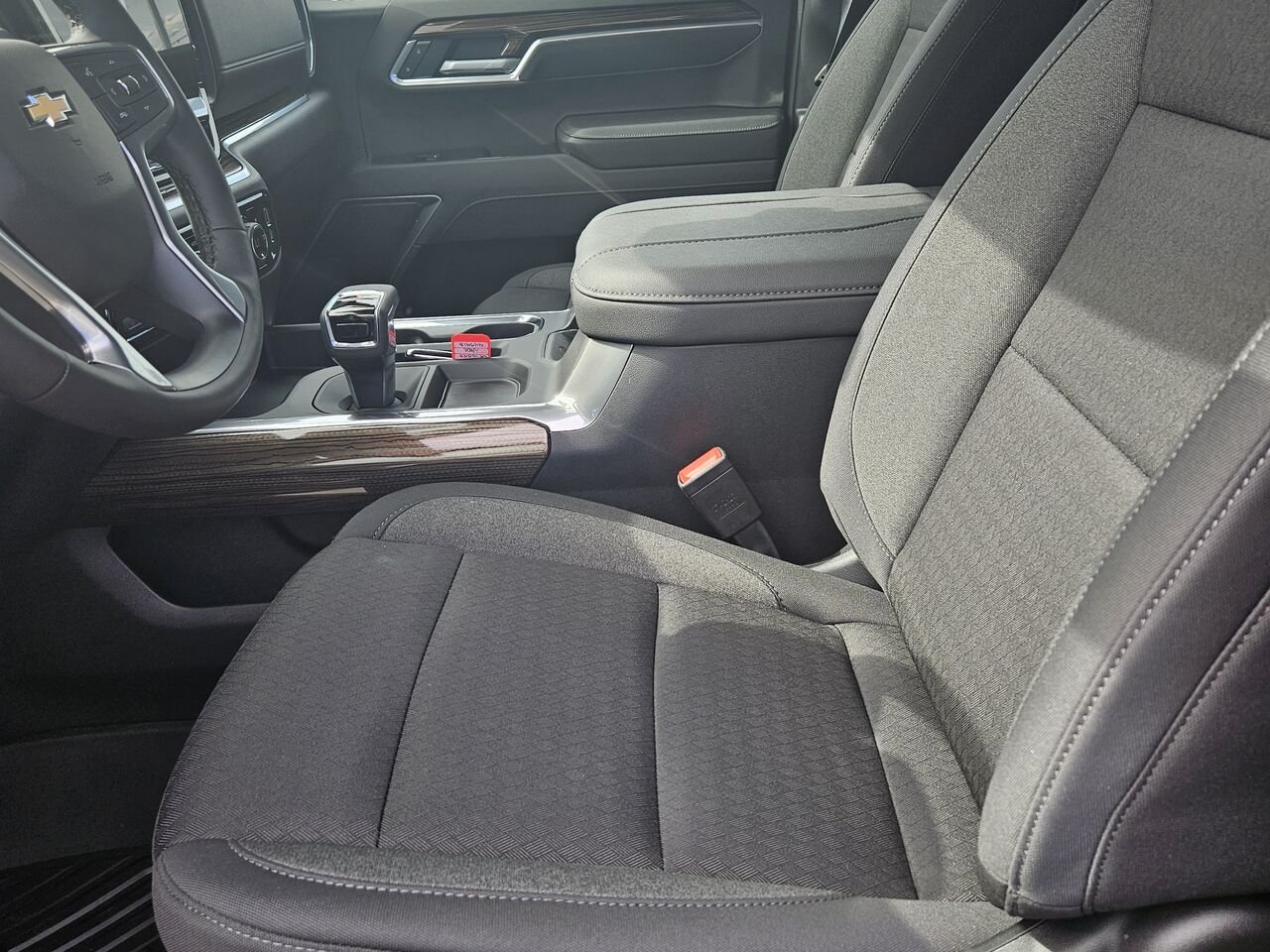 Chevrolet Silverado 1500 LT cabine multiplace 4RM 147 po 2026 Noir Thetford Mines - photo #13