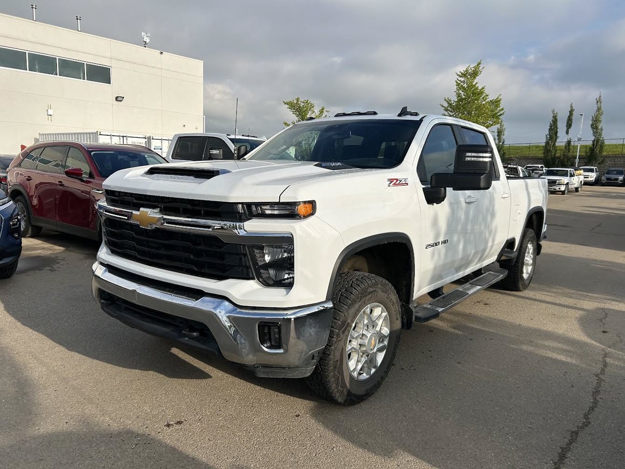 2024 Chevrolet Silverado 2500HD 4WD Crew Cab 159 LT White Sherwood Park - photo #2