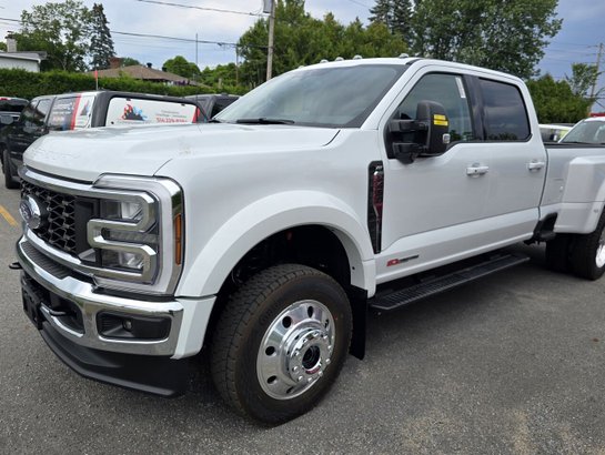 2026 Ford Super Duty F-450 DRW SUPER DUTY F-450 DRW Oxford White