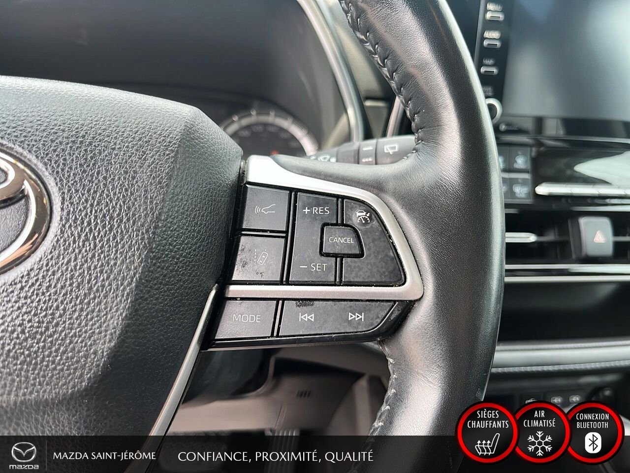 Toyota Highlander XLE | TOIT OUVRANT | CUIR | AWD | 2022 Argent Saint-Jérôme - photo #15