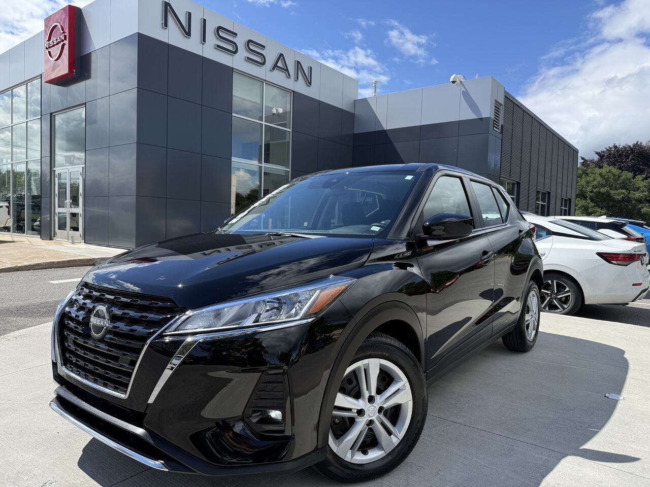 Black 2025 Nissan Kicks Play SUV / Crossover Front-Wheel Drive Automatic