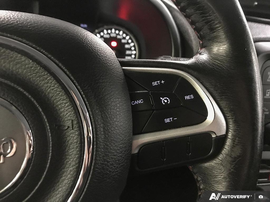 2016 Jeep Renegade 264007B | Trailhawk White Edmonton - photo #15