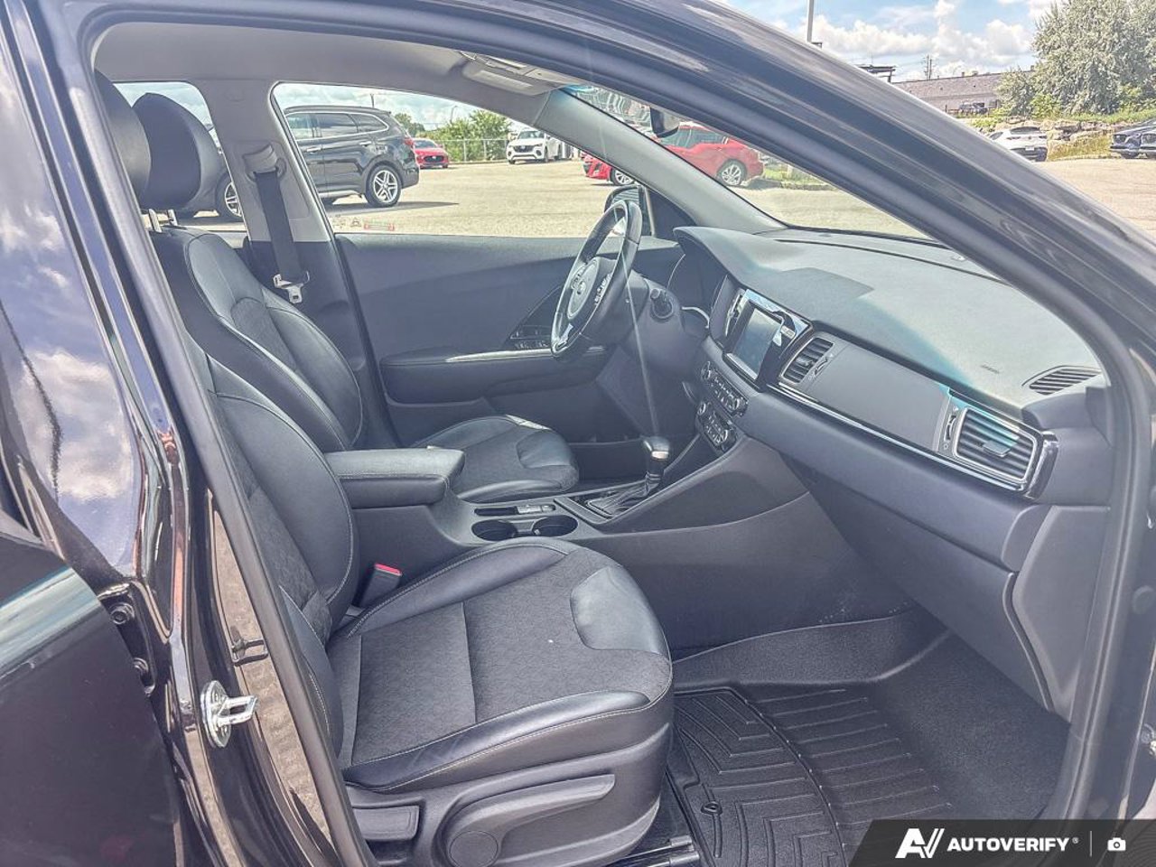 2019 Kia Niro KNDCC3LC2K5273975 Grey Mirabel - photo #24