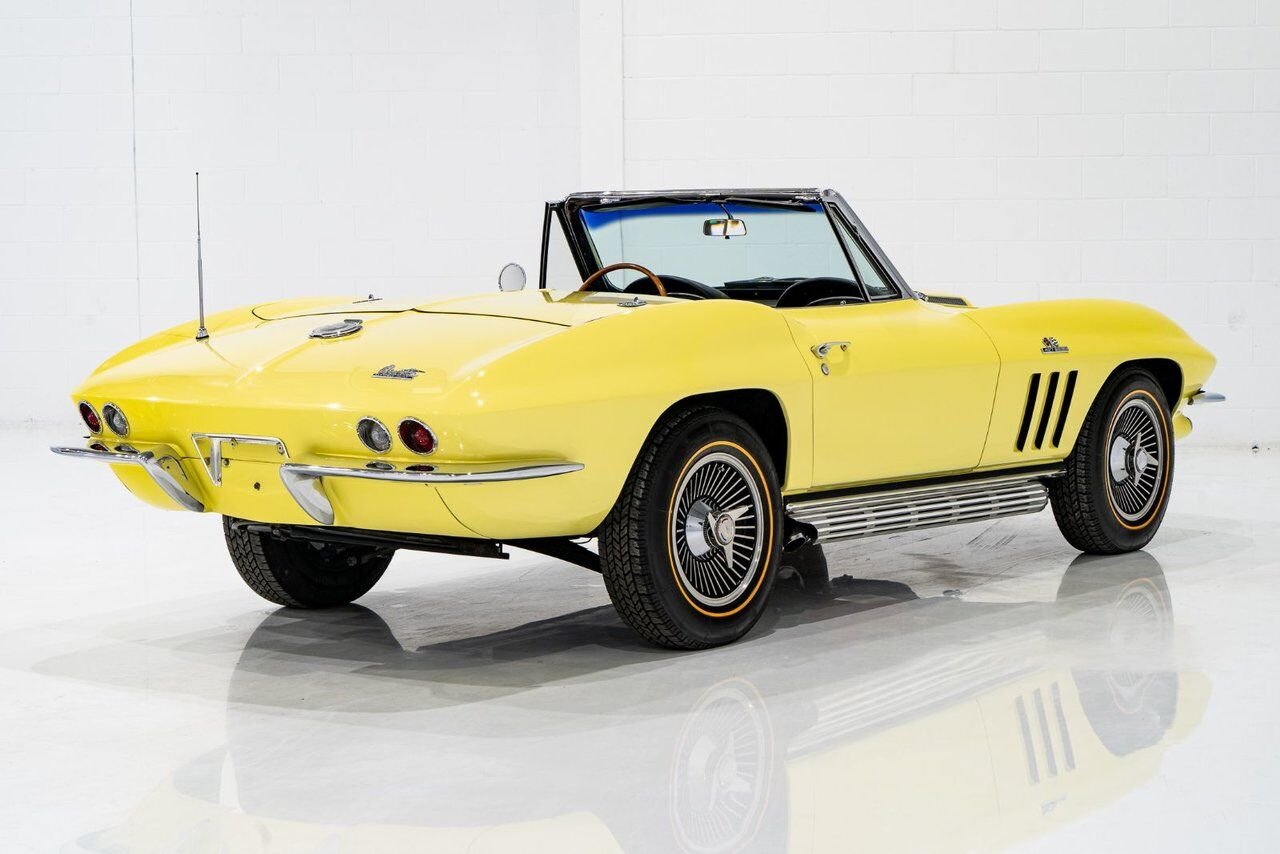 Chevrolet Corvette Matching# 427/425HP IP Code **PRICE IN USD** 1966 Jaune Montréal - photo #21