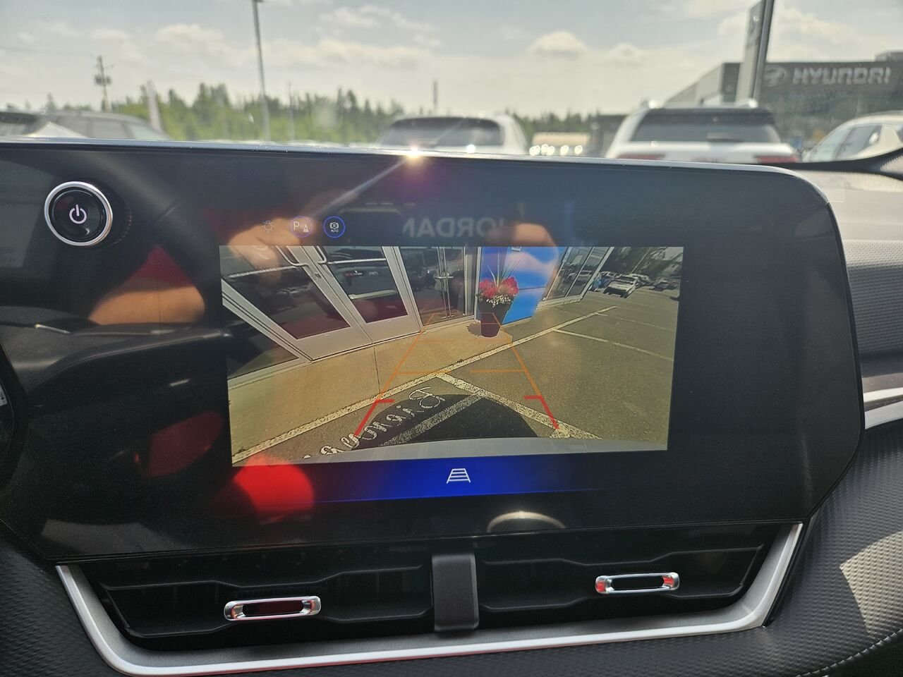 2027 Chevrolet Equinox LT 4 portes à transmission intégrale avec 2LT Summit White Thetford Mines - photo #8