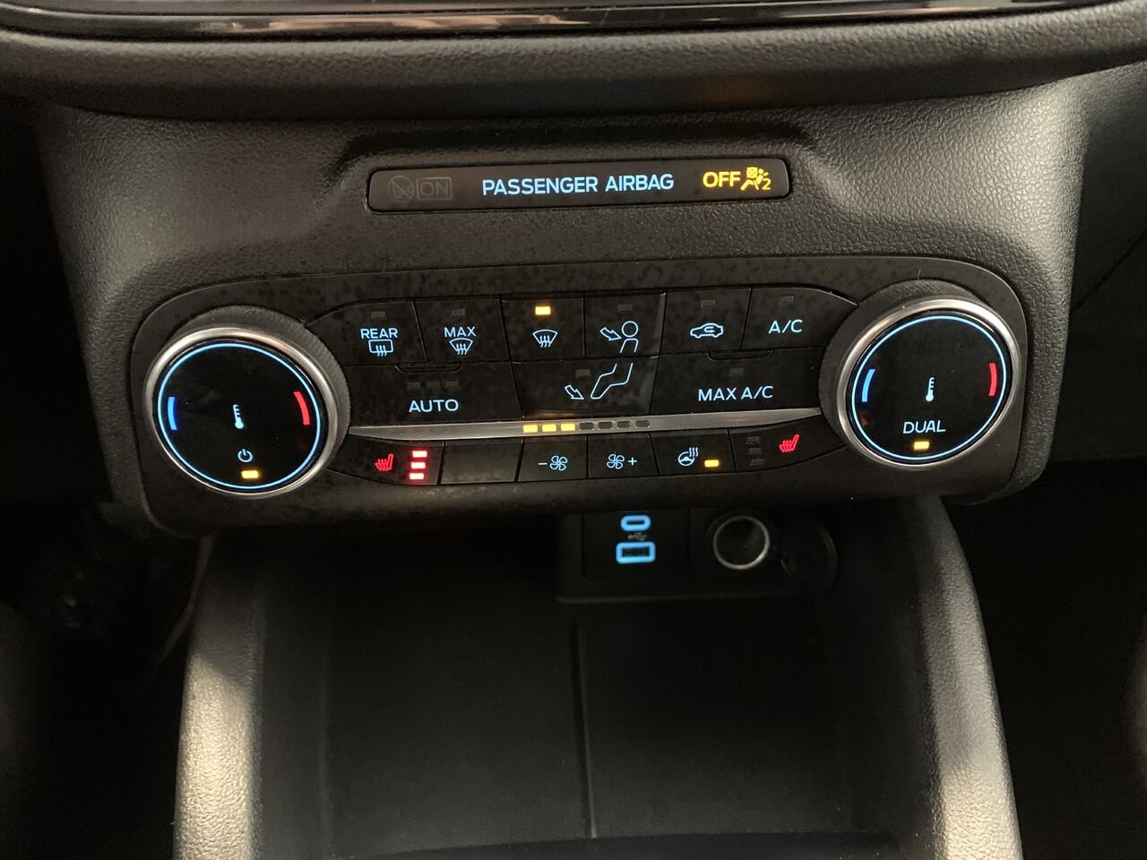 2023 Ford Escape ESCAPE ST-LINE HYBRIDE AWD Red Châteauguay - photo #32