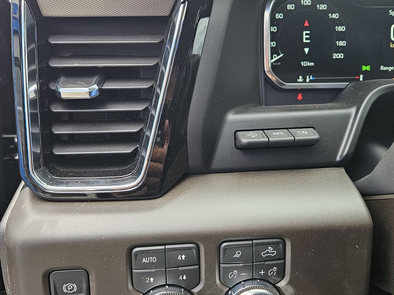 GMC Sierra 1500 Denali cabine multiplace 4RM 147 po 2026 Noir onyx Thetford Mines - photo #11