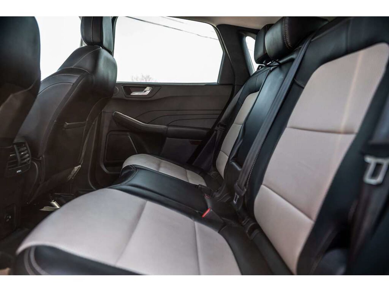 2021 Ford Escape Red Sainte-Julienne - photo #27