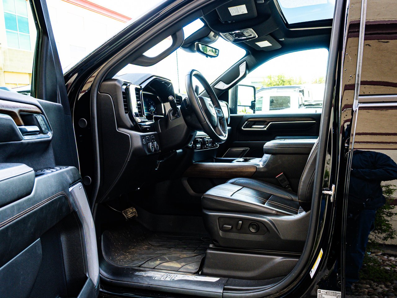 2024 Chevrolet Silverado 3500HD 4WD Crew Cab 159 High Country Black Sherwood Park - photo #15