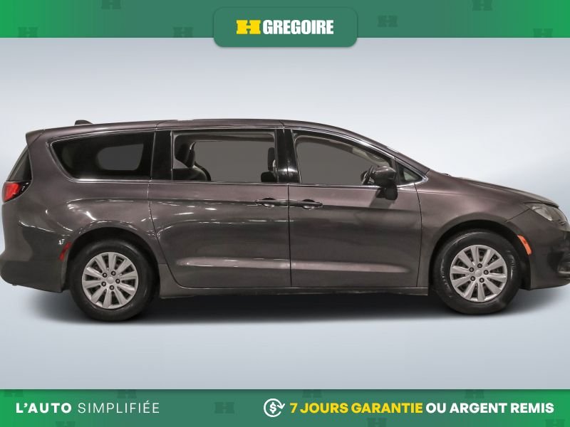 2021 Chrysler Grand Caravan Black Saint-Eustache - photo #10