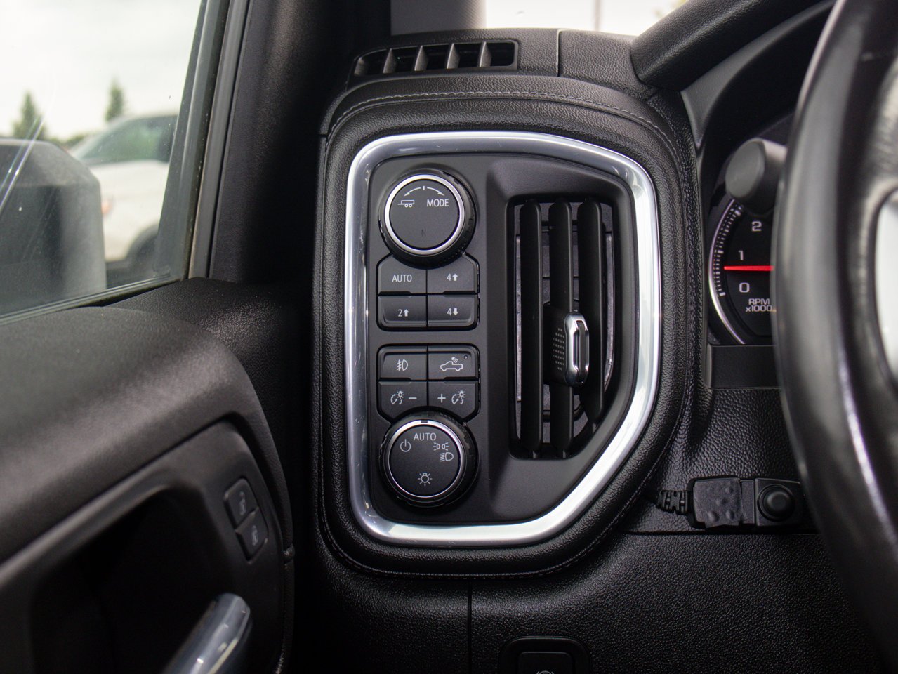 2021 Chevrolet Silverado 3500HD 4WD Crew Cab 159 LT White Sherwood Park - photo #21