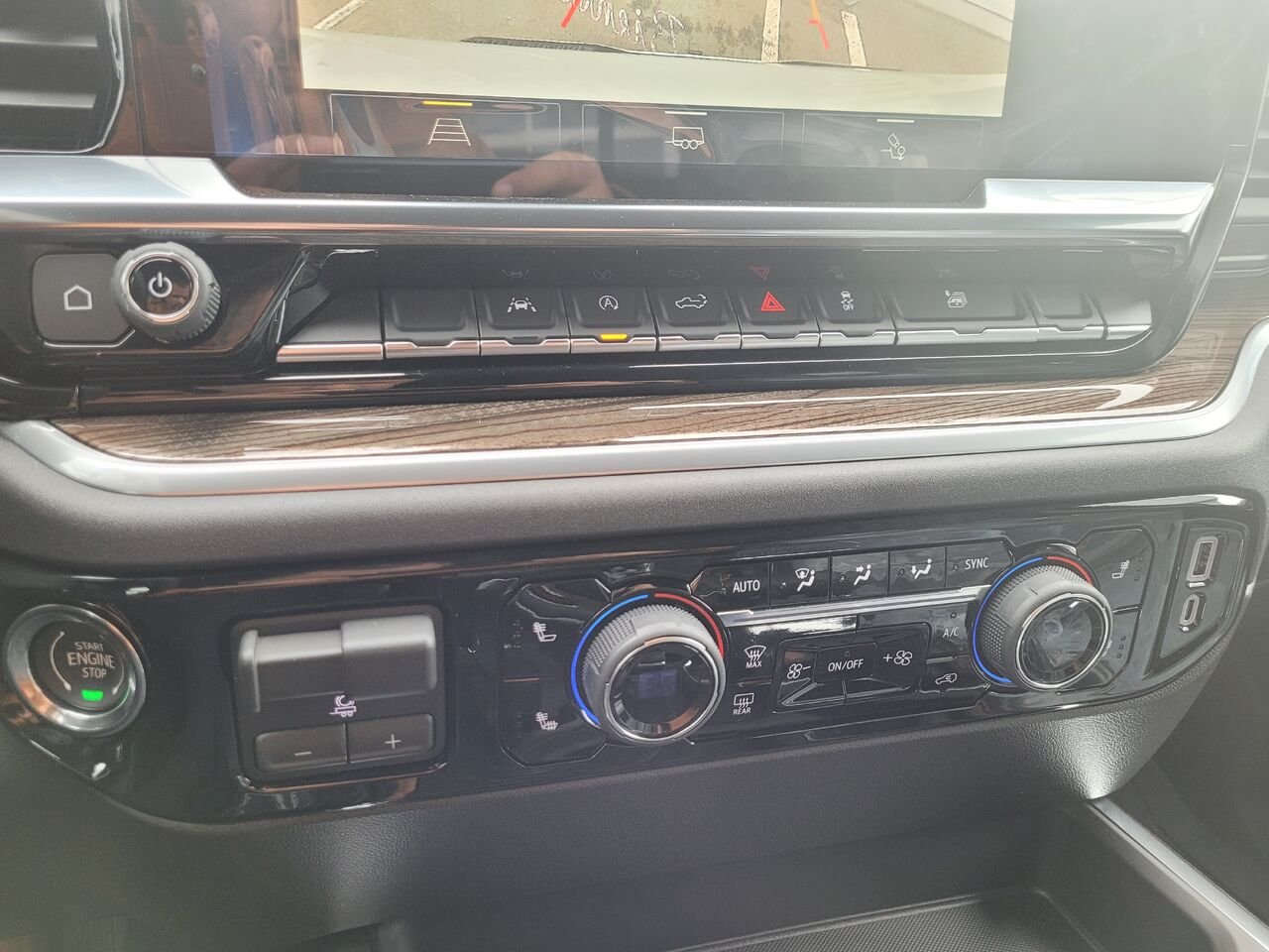 2026 Chevrolet Silverado 1500 RST cabine multiplace 4RM 157 po SUMMIT WHITE Thetford Mines - photo #12