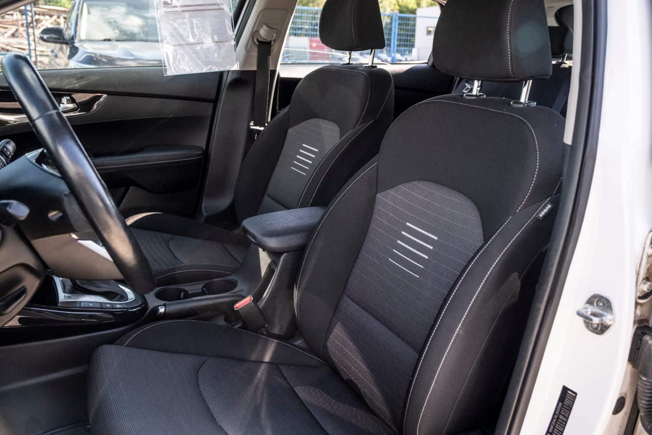 2020 Kia Forte5 White Gatineau - photo #8