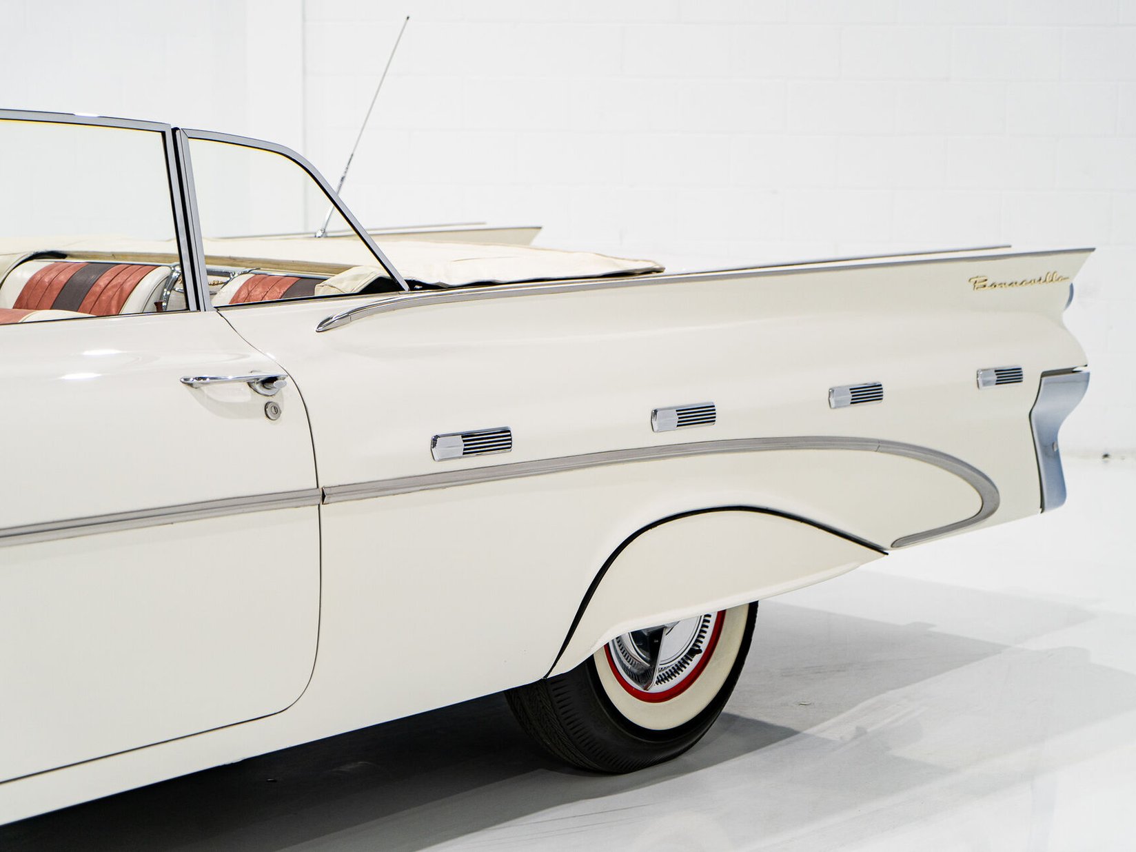 Pontiac Bonneville **PRIX EN USD** 1959 Beige Montréal - photo #39