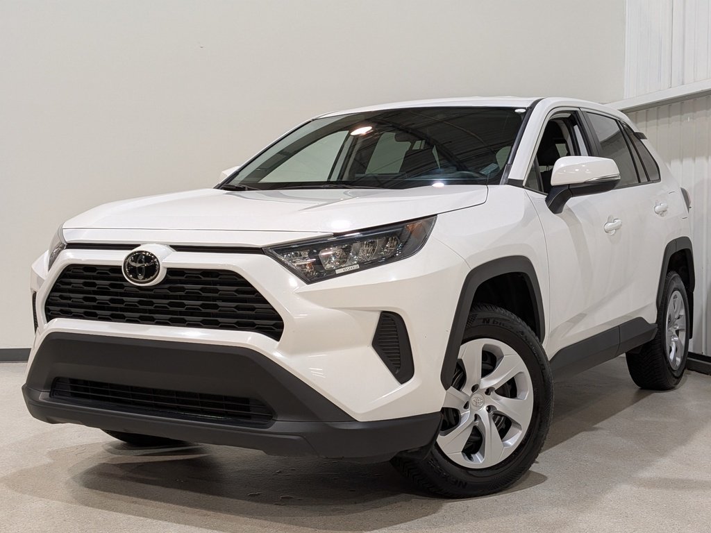 2024 Toyota RAV4 LE AWD White Val-David - photo #0