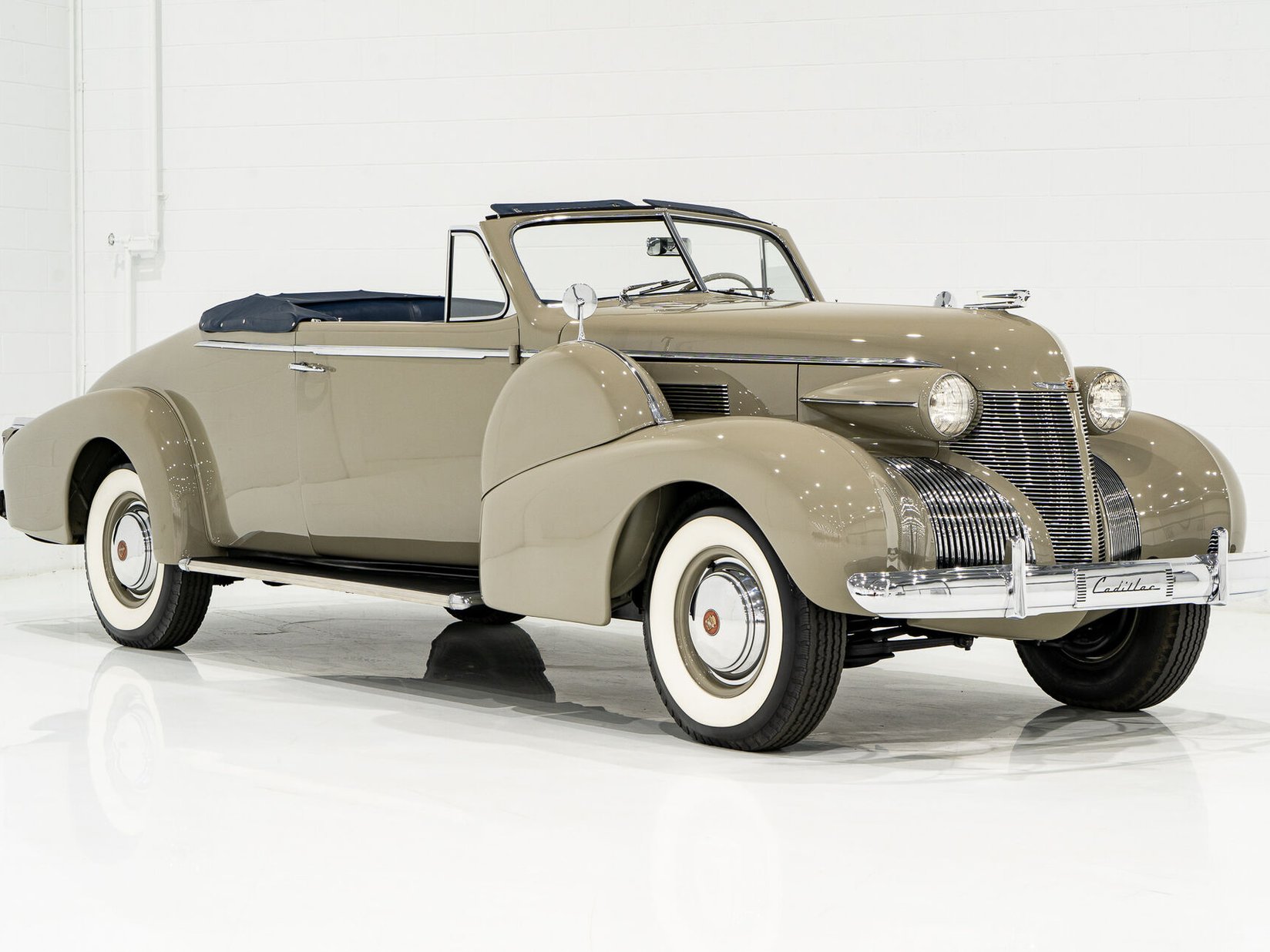 Cadillac Series 75 1 of 27 built. Former CCCA National first prize winner *PRICE IN USD* 1939 Brun Montréal - photo #20