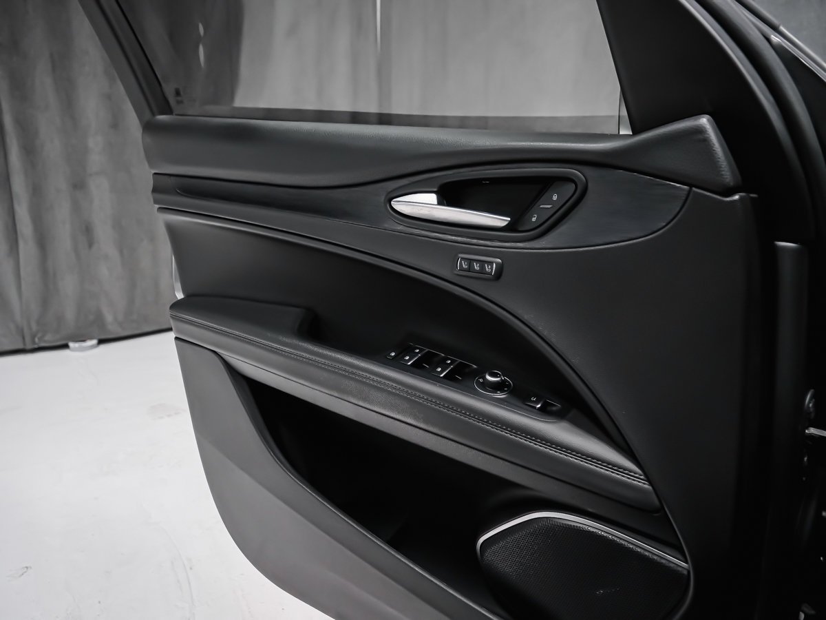 Alfa Romeo Stelvio Sprint 2021 Gris Montréal - photo #8