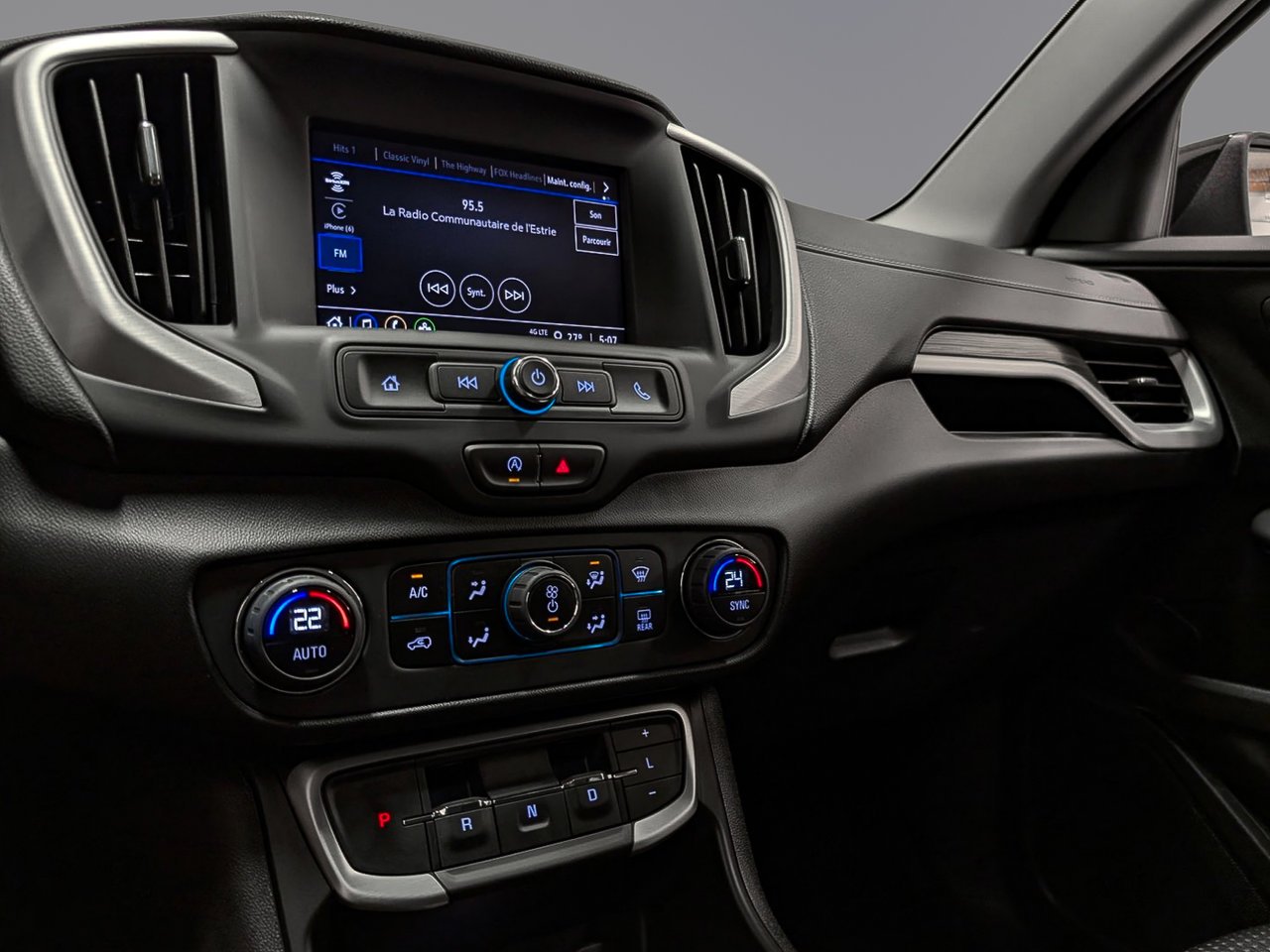 2023 GMC Terrain SLE Saint-Eustache - photo #10