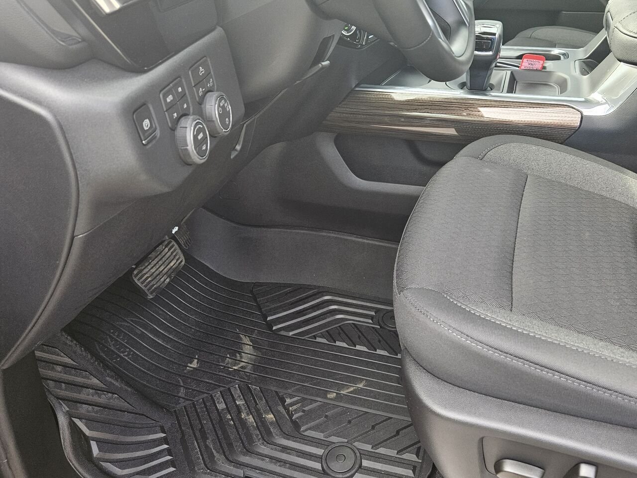 Chevrolet Silverado 1500 LT cabine multiplace 4RM 147 po 2026 Noir Thetford Mines - photo #15