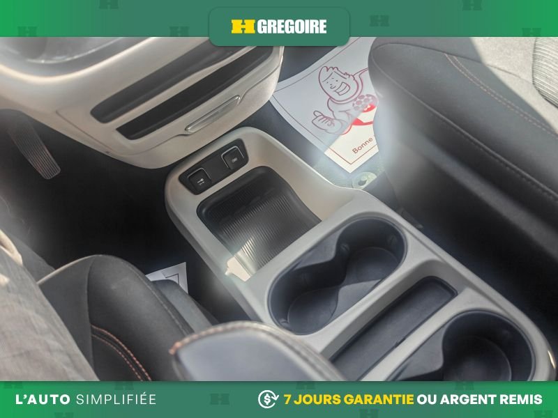 Chrysler Pacifica 2019 Gris Blainville - photo #18