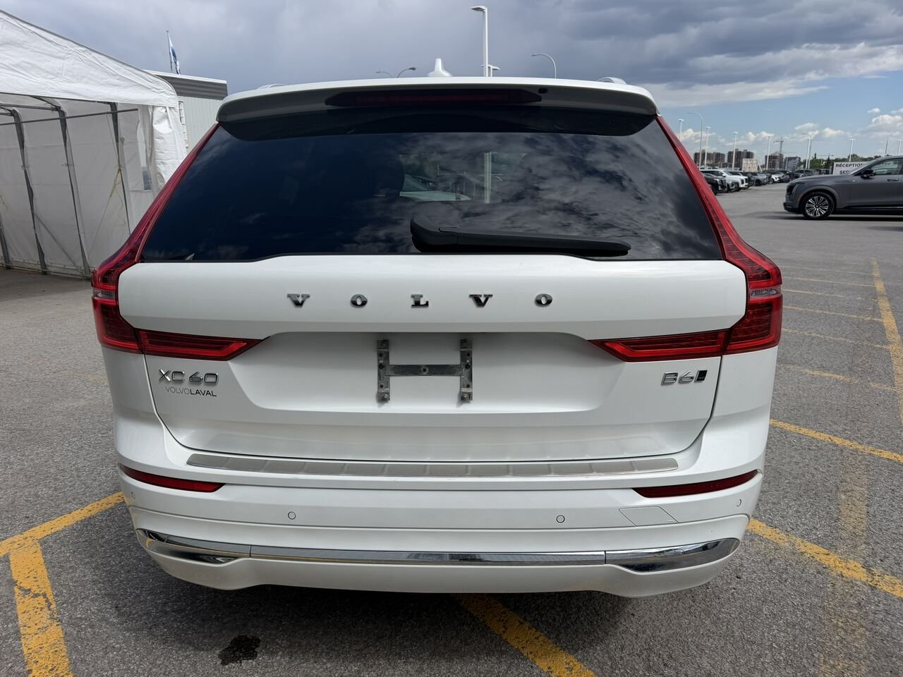 Volvo XC60 B6 Ultimate AWD 2023 Blanc Laval - photo #11