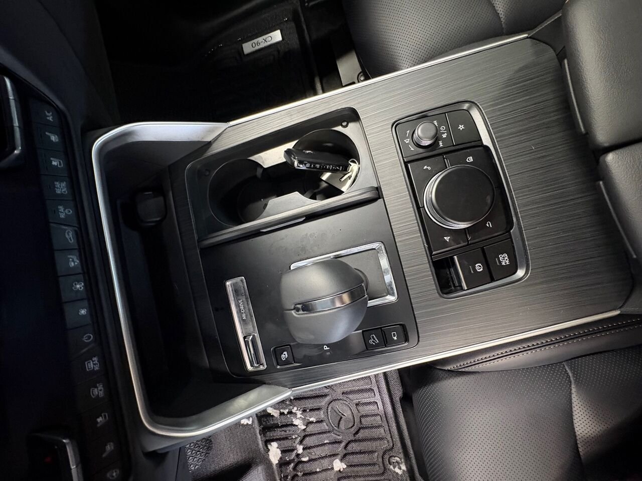 2026 MAZDA CX-90 PHEV Signature TI Jet Black Mica Châteauguay - photo #12