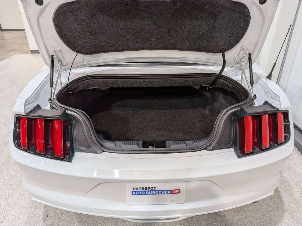 2015 Ford Mustang 2dr Conv V6 White Val-David - photo #8