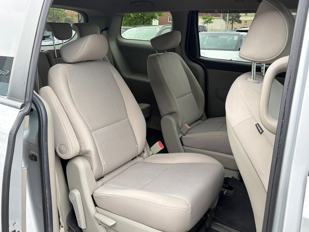 2020 Kia Sedona Grey Gatineau - photo #17