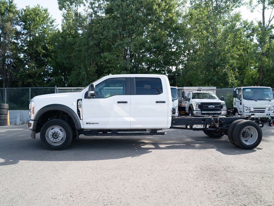 2024 Ford Super Duty F-550 DRW 2024 White