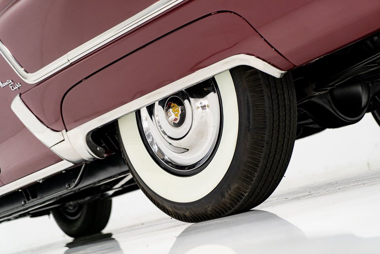 1953 Oldsmobile 98 PRIX EN USD | Convertible Beautifully Presented from complete Restoration Red Montreal - photo #2