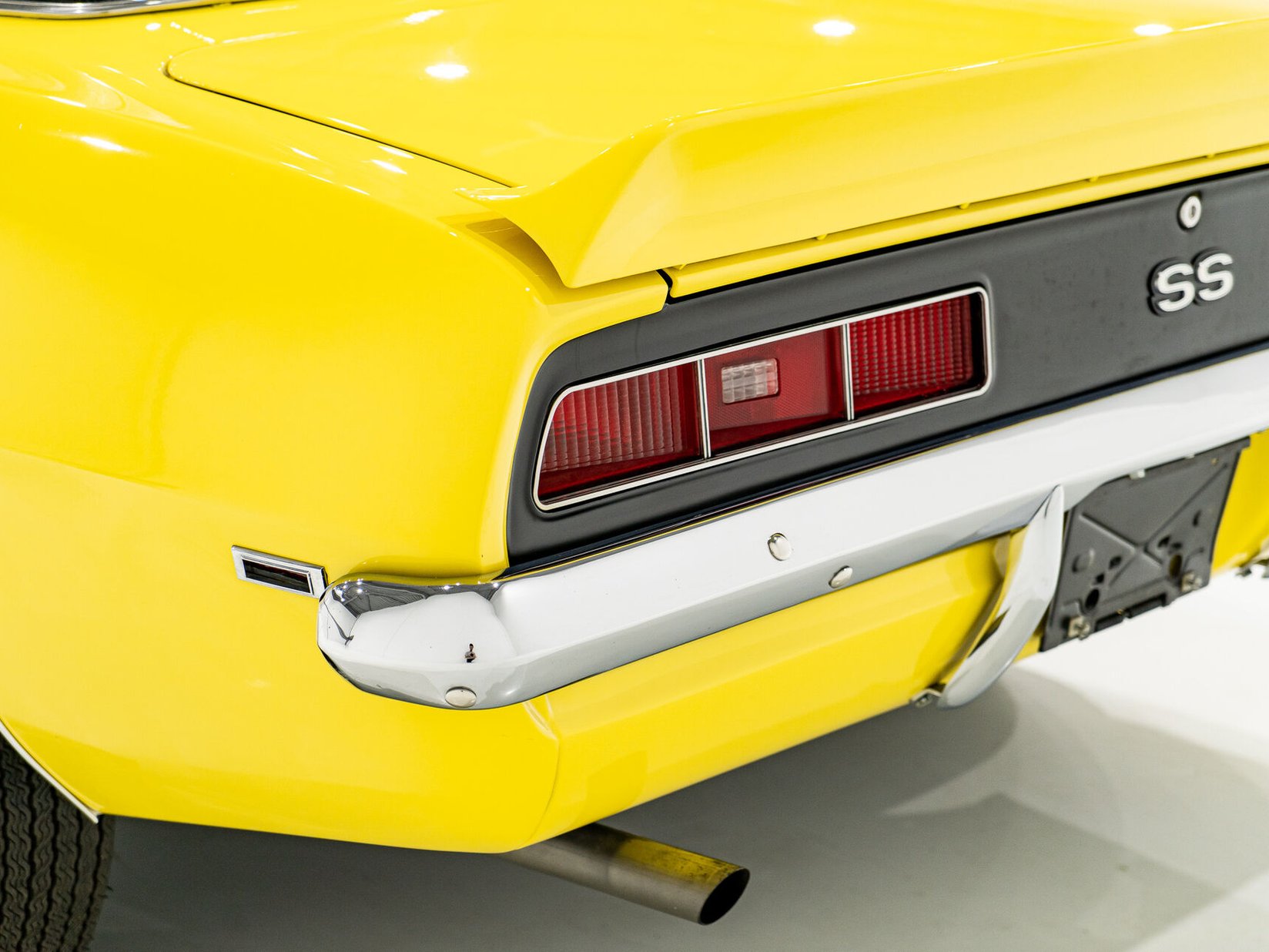 1969 Chevrolet Camaro SS **PRIX EN USD** With factory A/C Yellow Montreal - photo #5