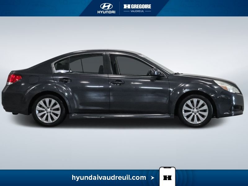 2010 Subaru Legacy Grey Laval - photo #12