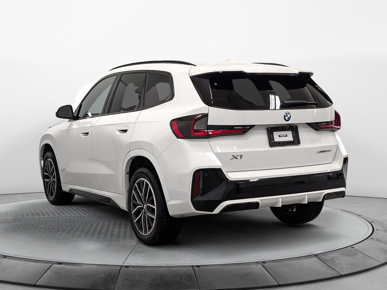 2023 BMW X1 M