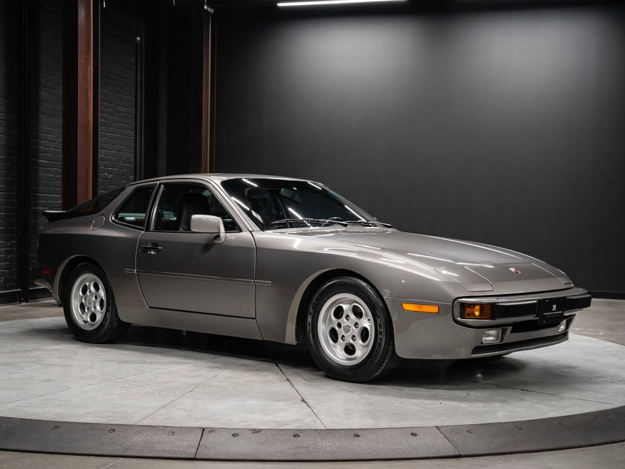 1986 Porsche 944 1986 Grey