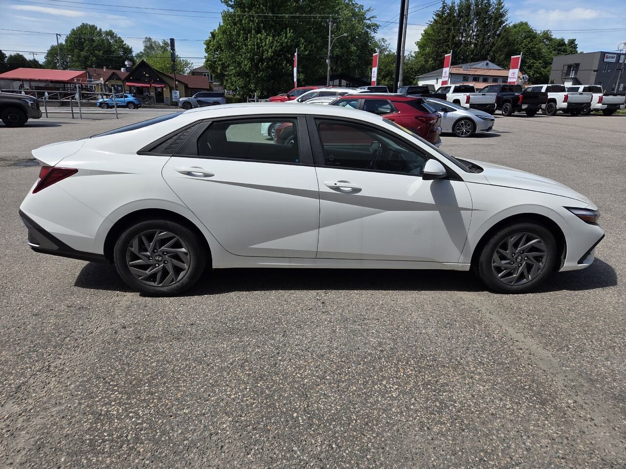 2024 Hyundai Elantra White Mont-Laurier - photo #3