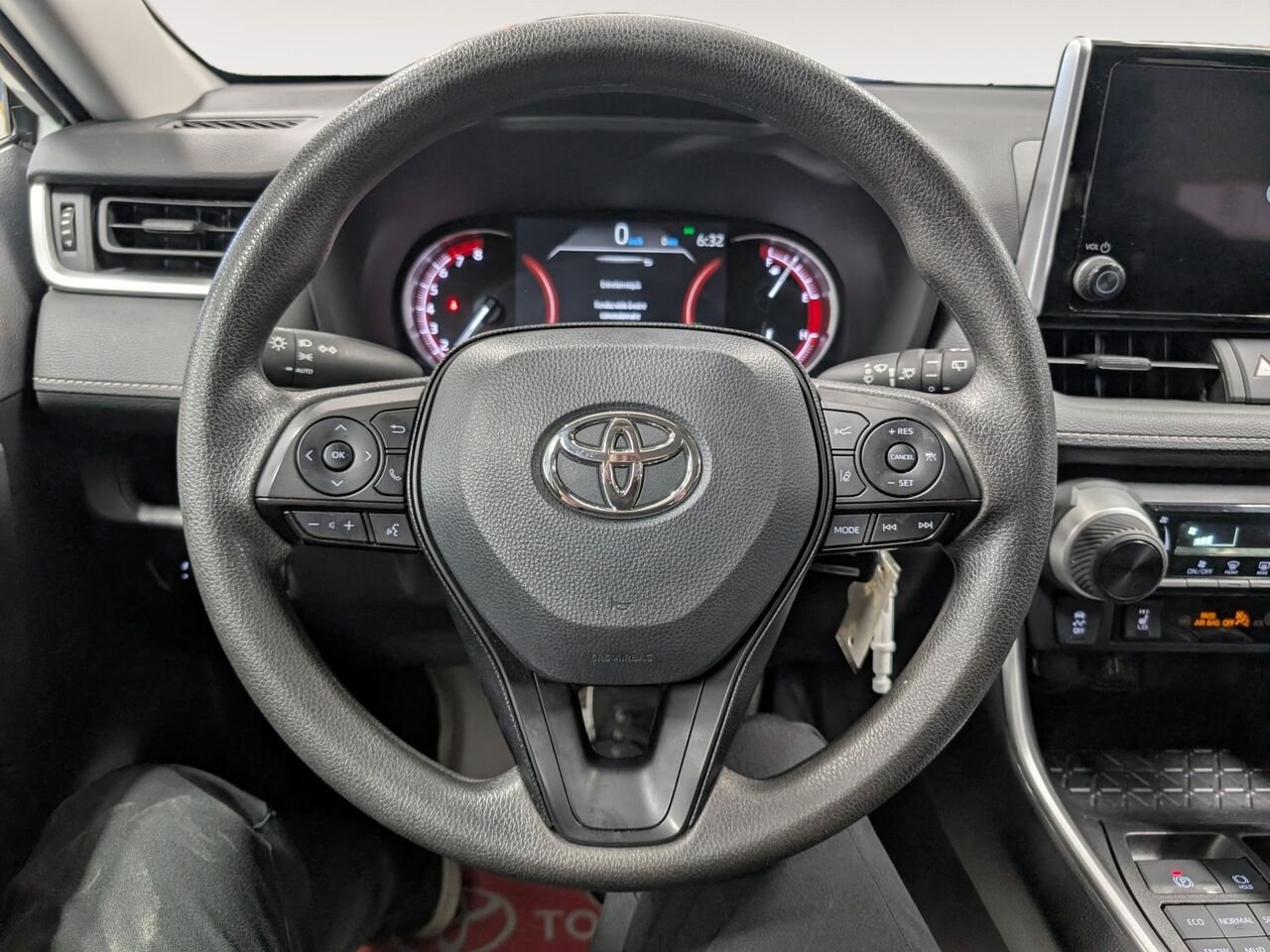 2025 Toyota RAV4 2T3B1RFV9SC519660 White Sherbrooke - photo #12