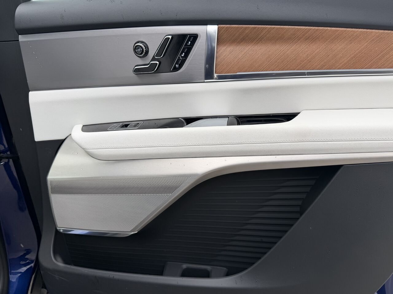 Cadillac VISTIQ Sport AWD FINANCEMENT À PARTIR 3.99% 2026 Bleu Laval - photo #18