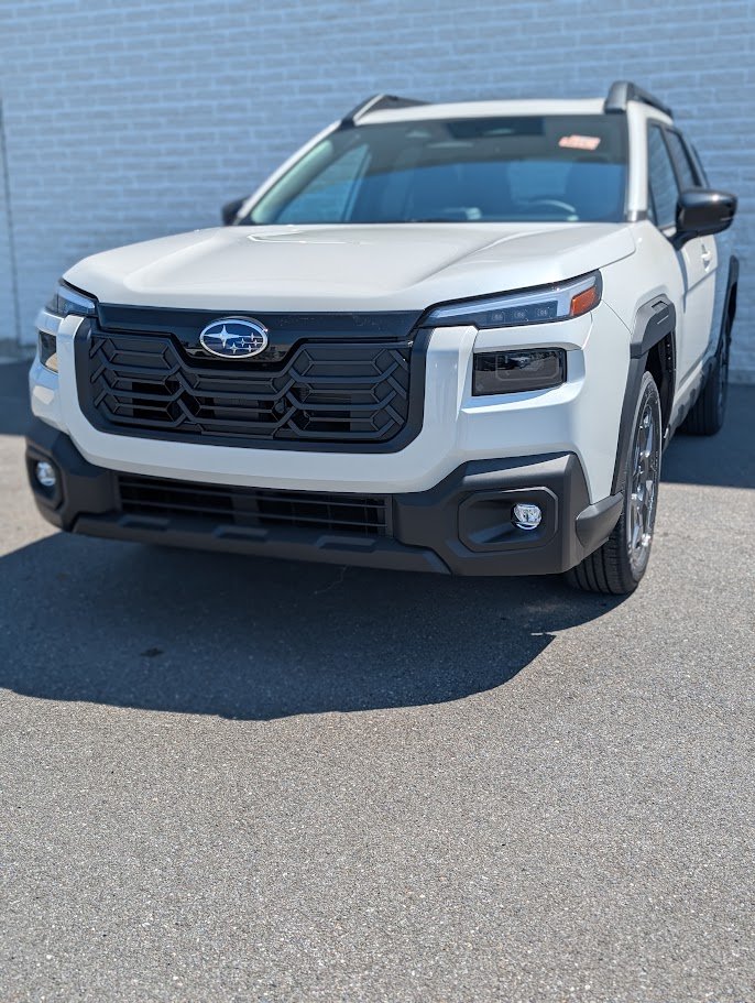 SUBARU Outback TOURING 2026 Blanc cristal nacré Saint-Hyacinthe - photo #0
