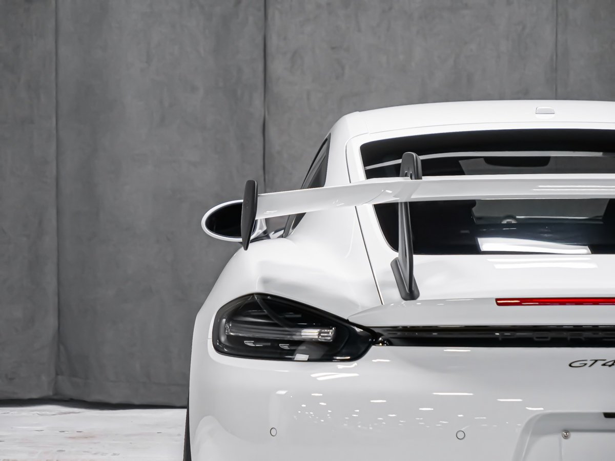 Porsche 718 Cayman GT4 RS 2025 Blanc Montréal - photo #6