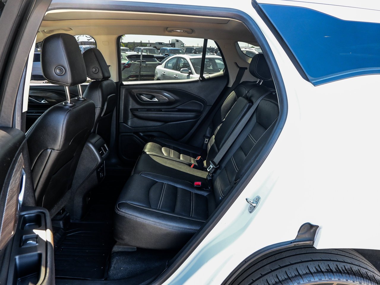 2022 GMC Terrain AWD 4dr Denali White Sherwood Park - photo #34