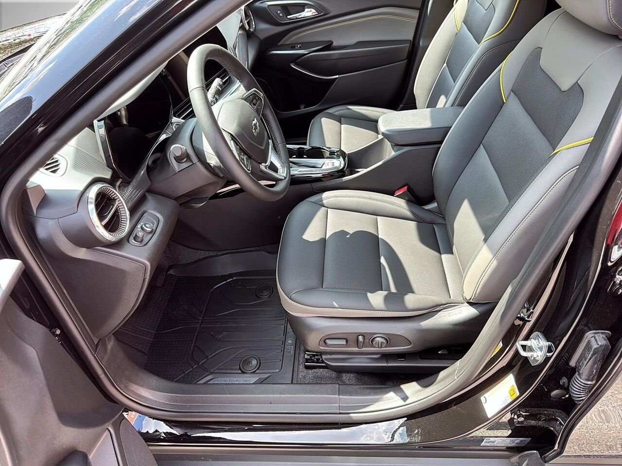 2026 CHEVROLET Trax ACTIV MOSAIC BLACK METALLIC Saint-Hyacinthe - photo #8