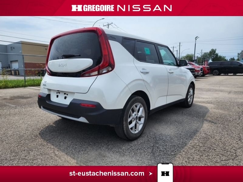2022 Kia Soul White Laval - photo #12