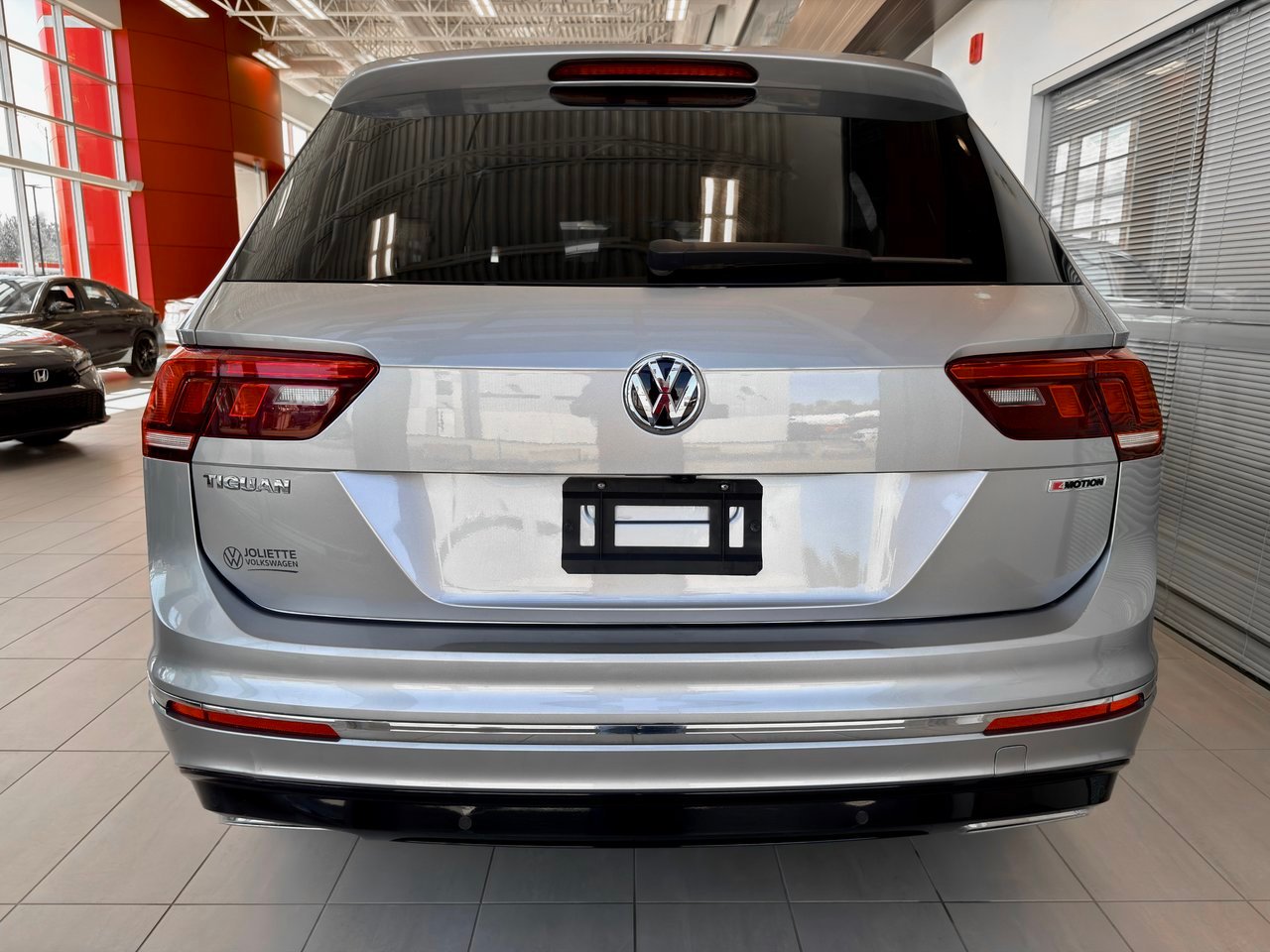 2021 Volkswagen Tiguan Silver Notre-Dame-des-Prairies - photo #10