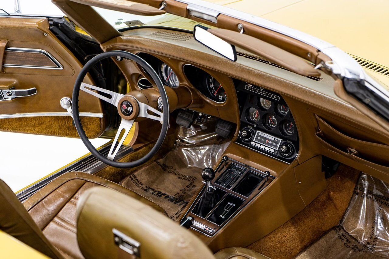 1972 Chevrolet Corvette Unrestored matching# LT1 with documented 103,454km(64,283mi) | PRIX EN USD Gold Montreal - photo #10