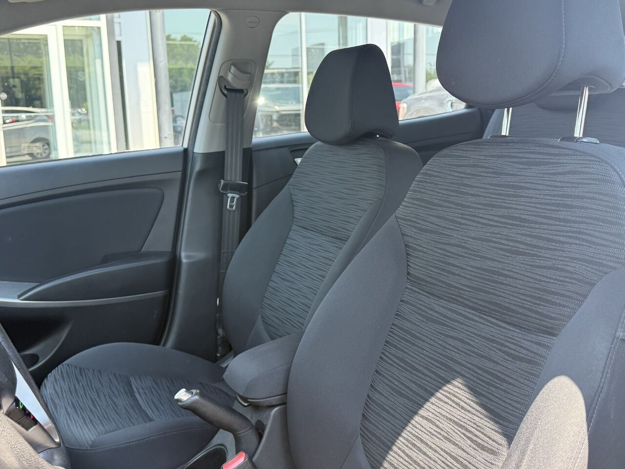 Hyundai Accent 2016 Granby - photo #10