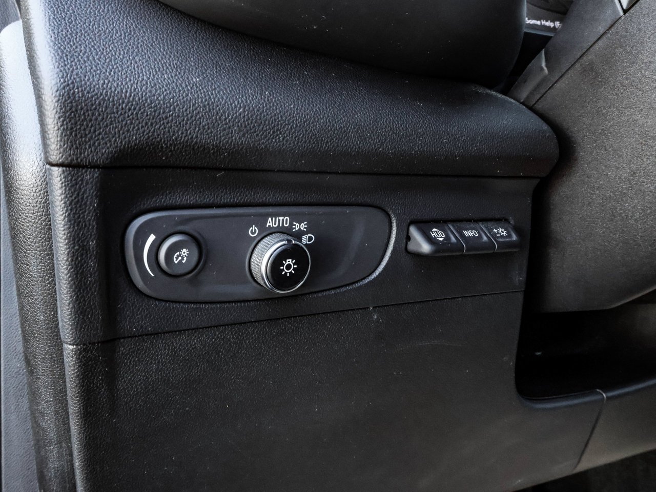 2022 Buick Envision AWD 4dr Avenir Black Sherwood Park - photo #20