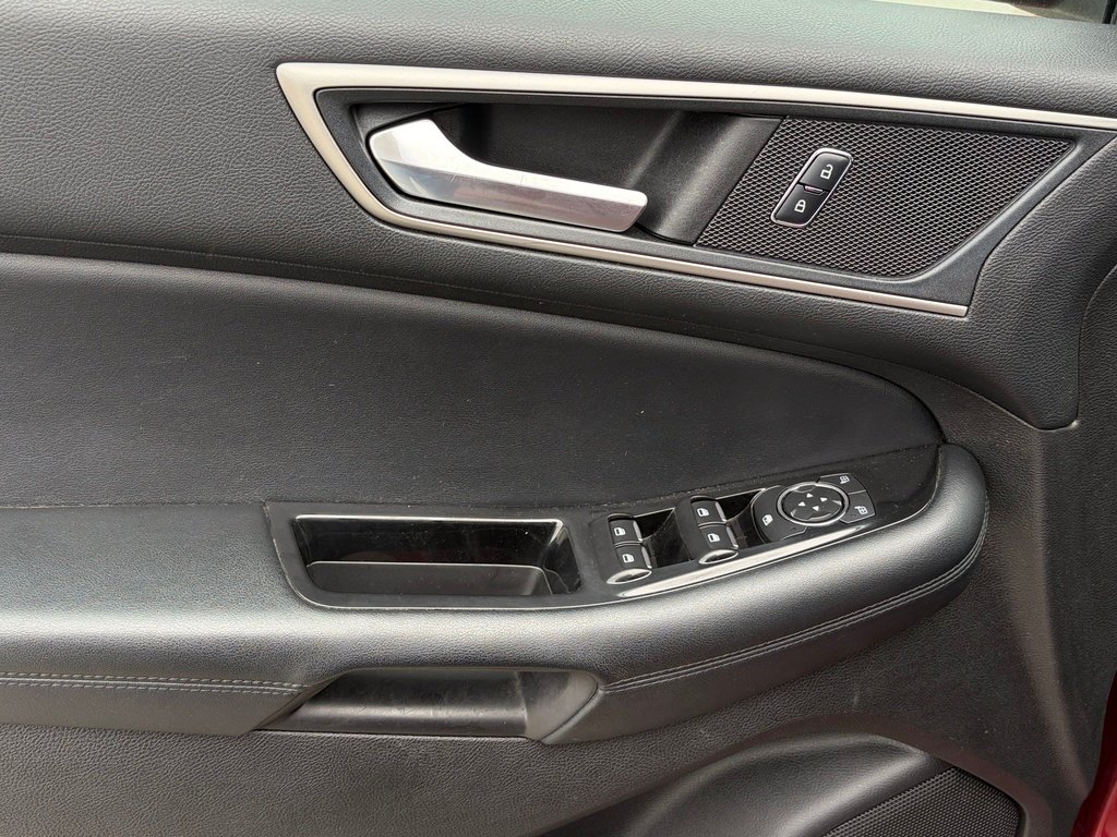 2017 Ford Edge 4dr SEL AWD Red Gatineau - photo #8
